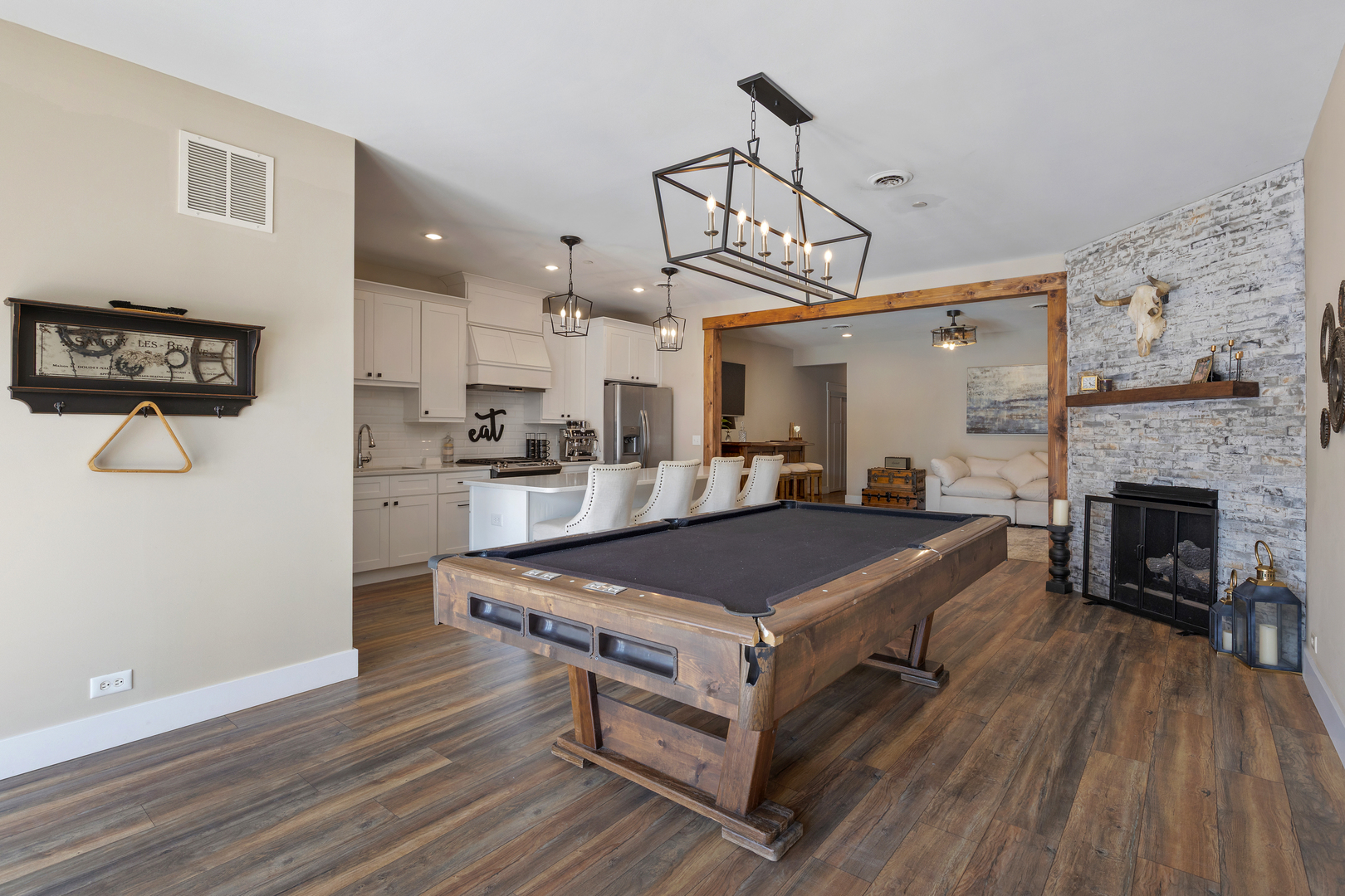 219 - 221 W Main Street, St. Charles, IL 60174