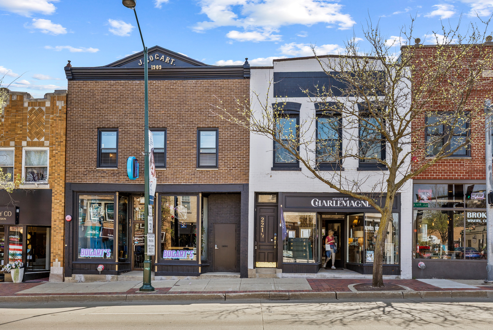 219 - 221 W Main Street, St. Charles, IL 60174