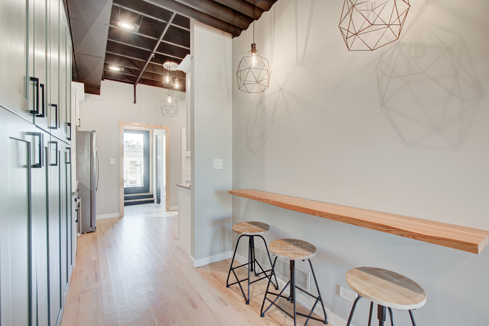 219 - 221 W Main Street, St. Charles, IL 60174