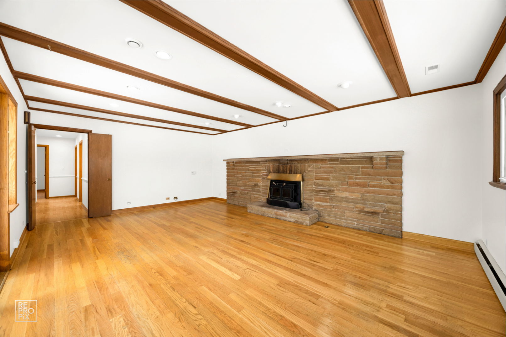 17w120 Woodland Avenue, Bensenville, IL 60106