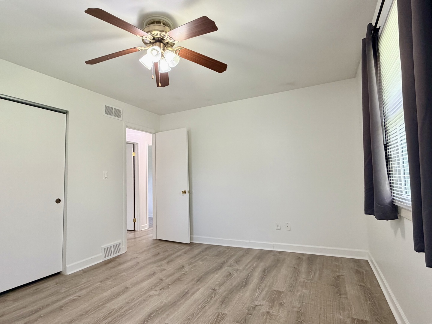 2704 Myang Avenue, McHenry, IL 60050