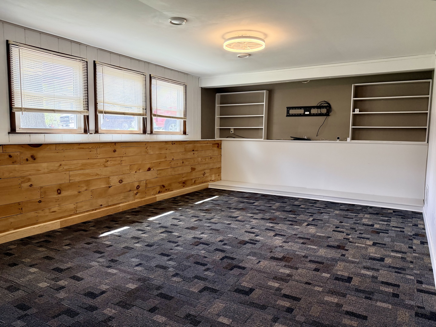 2704 Myang Avenue, McHenry, IL 60050