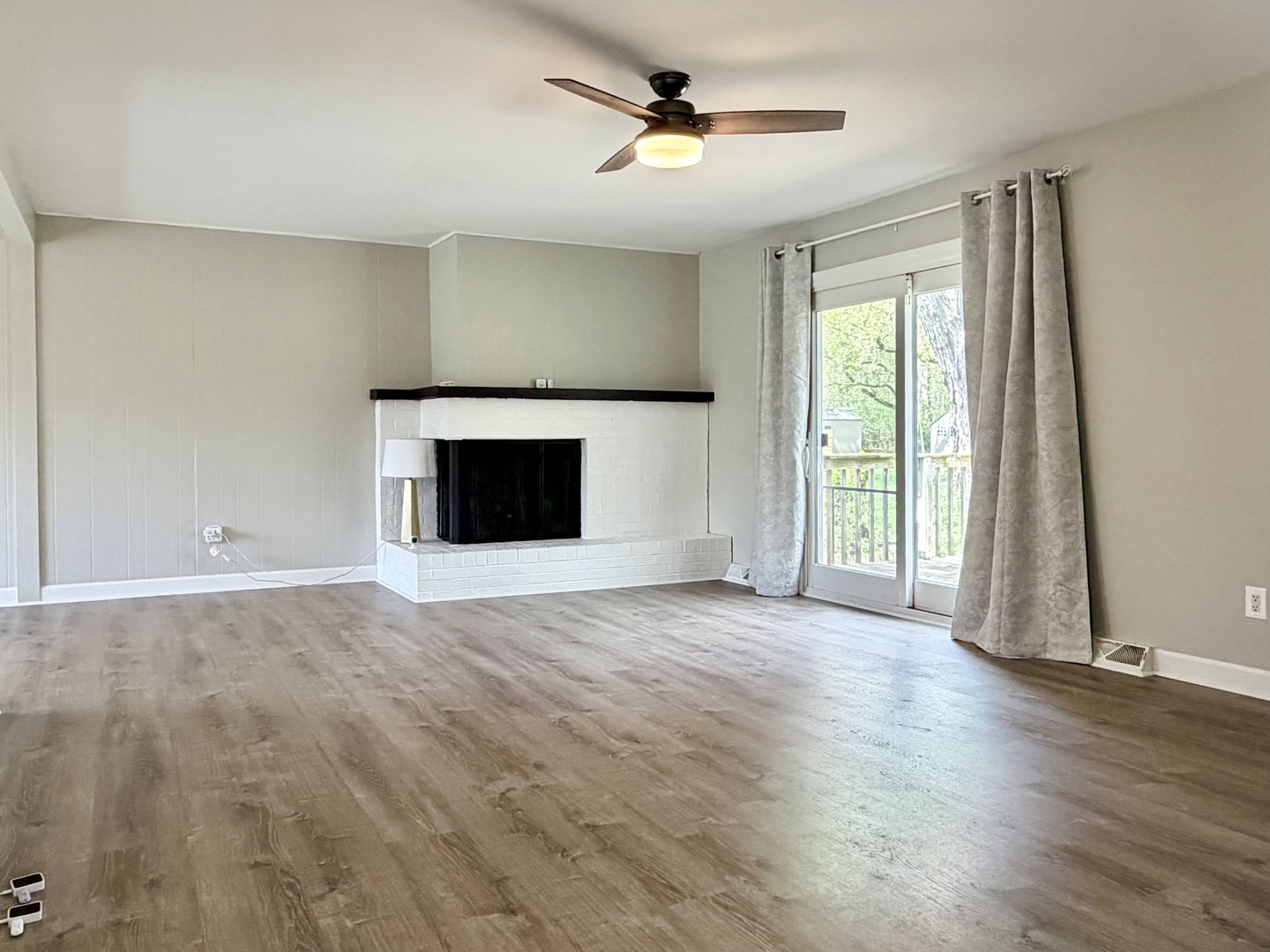 2704 Myang Avenue, McHenry, IL 60050