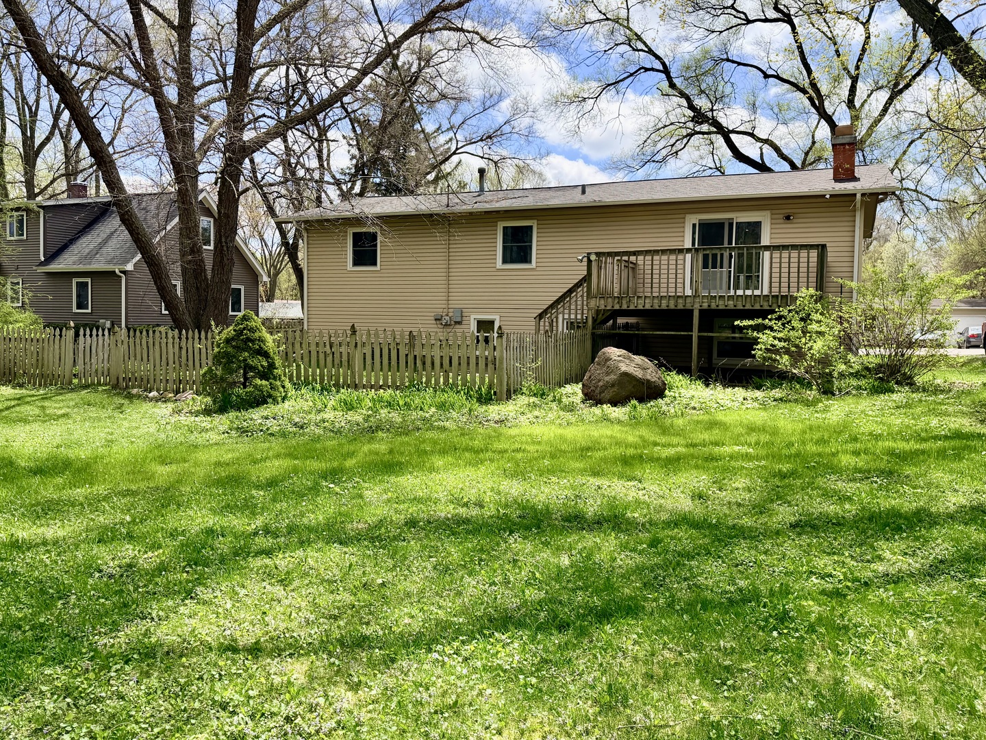 2704 Myang Avenue, McHenry, IL 60050