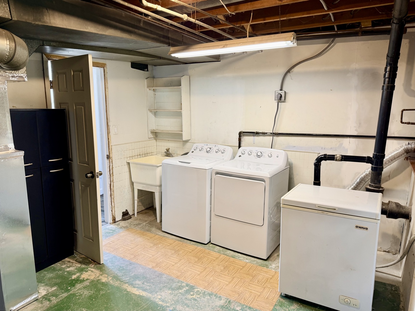 2704 Myang Avenue, McHenry, IL 60050