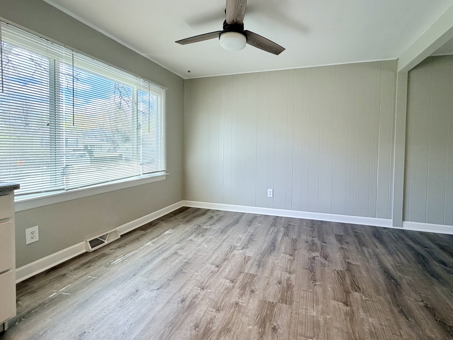 2704 Myang Avenue, McHenry, IL 60050