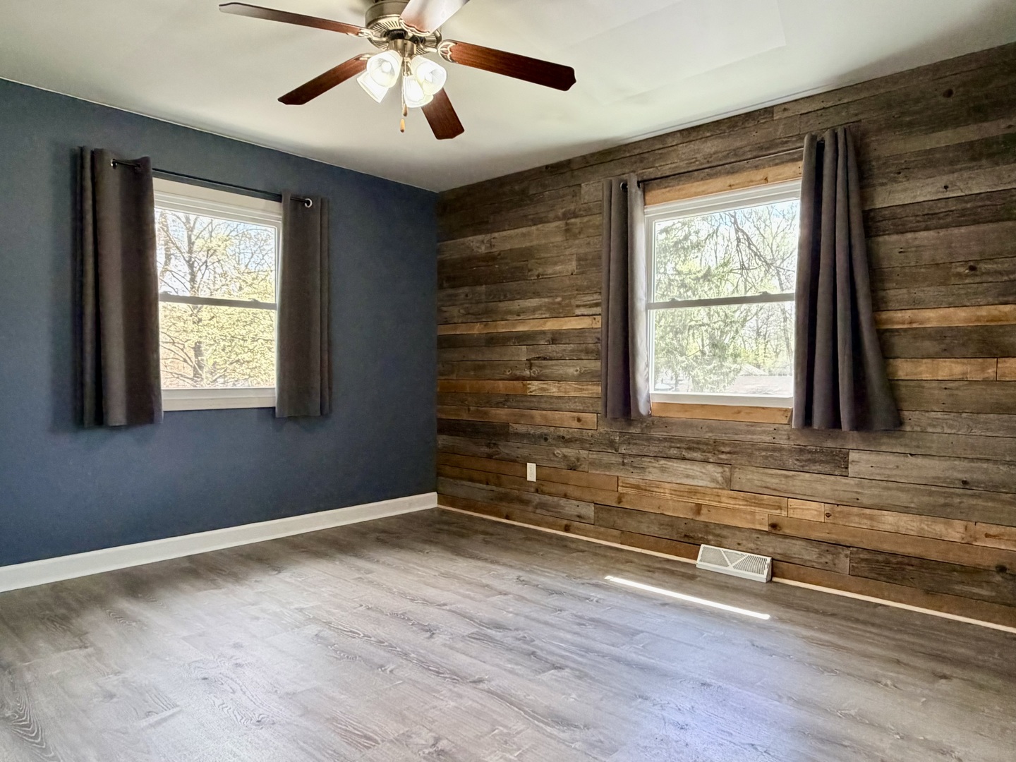 2704 Myang Avenue, McHenry, IL 60050