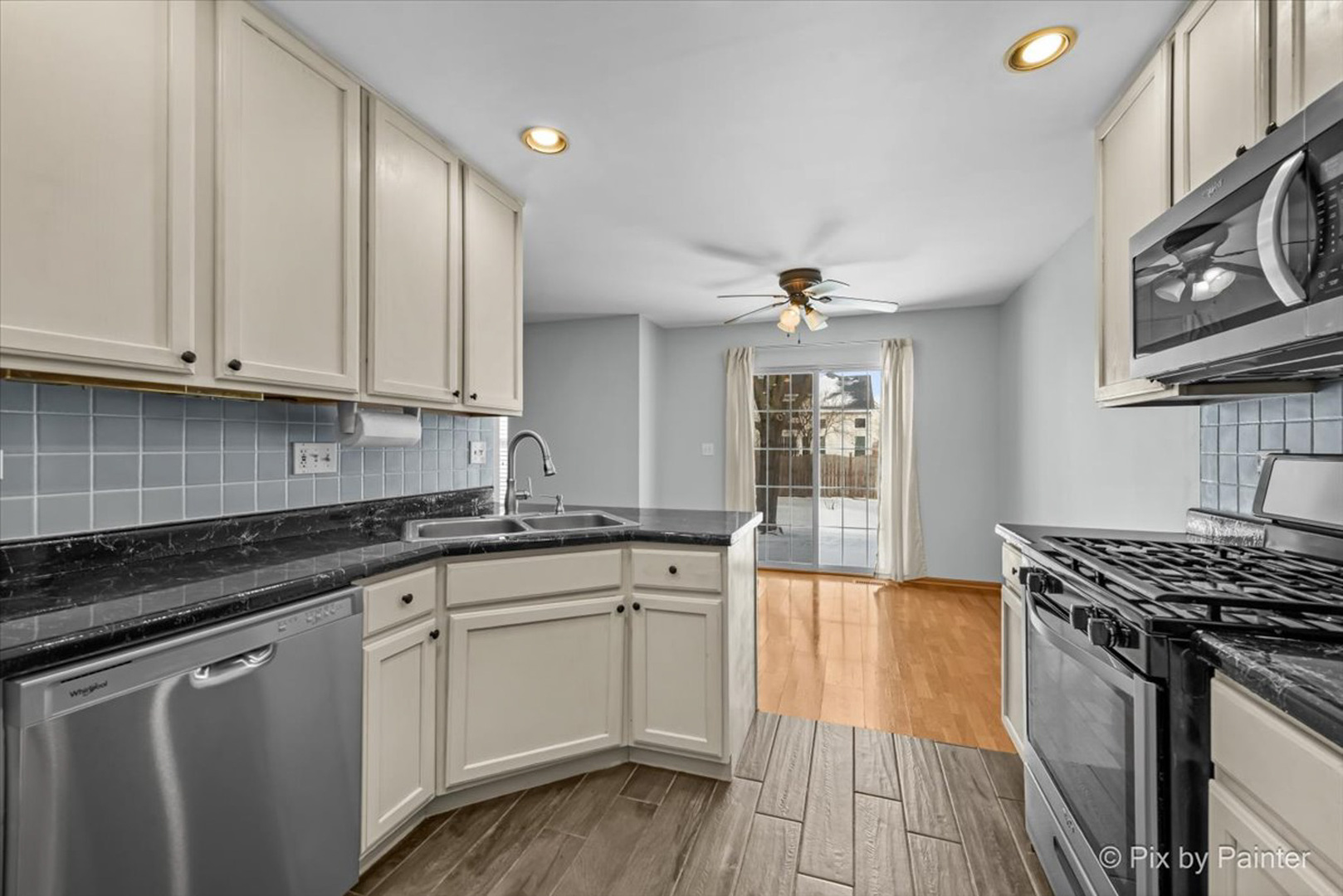 2466 Amber Lane, Elgin, IL 60123