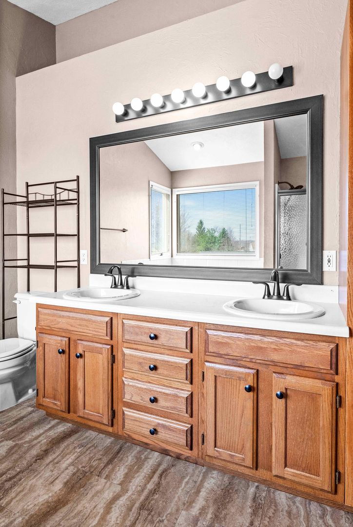 7 Red Stone Court, Bloomington, IL 61704