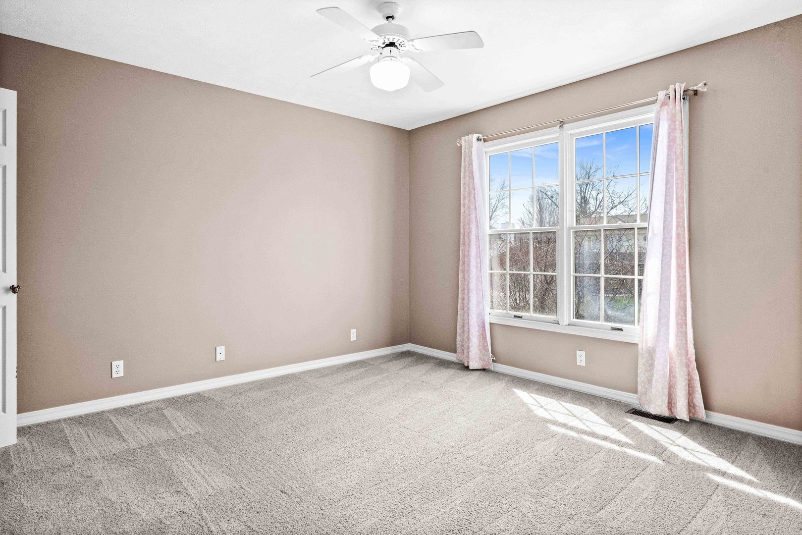 7 Red Stone Court, Bloomington, IL 61704