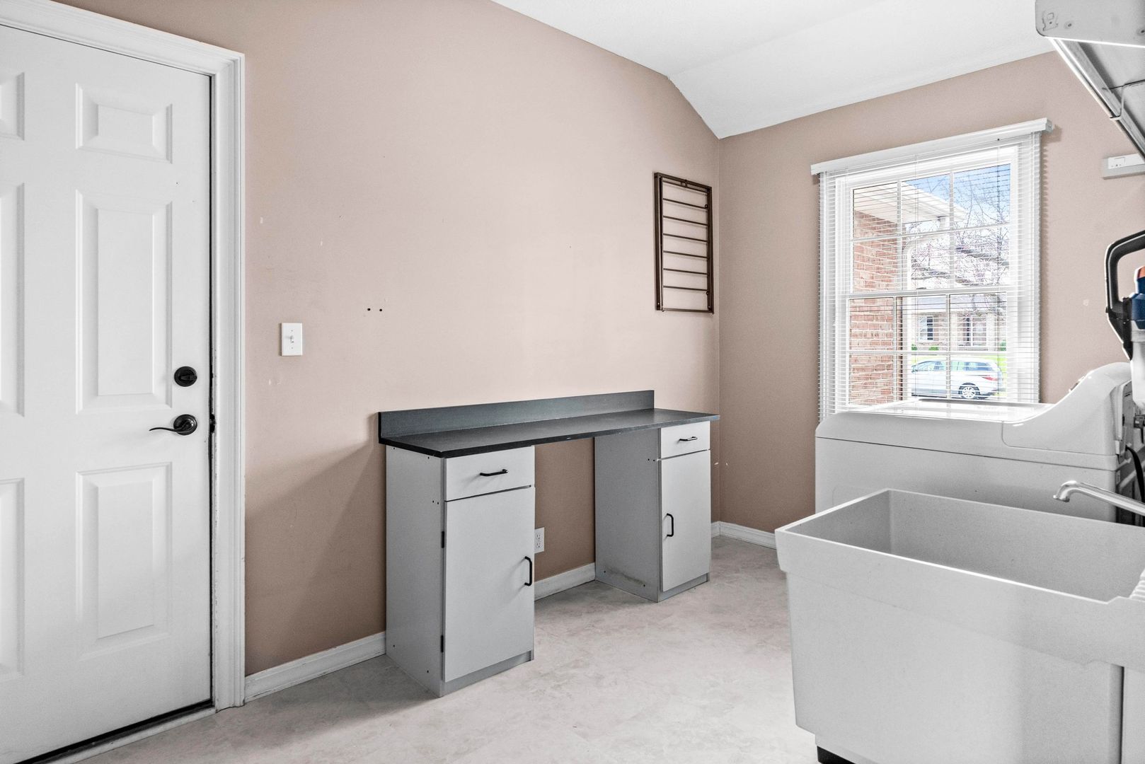 7 Red Stone Court, Bloomington, IL 61704