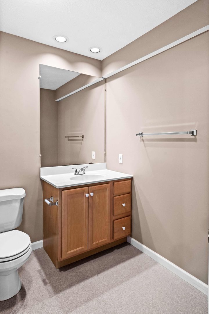 7 Red Stone Court, Bloomington, IL 61704