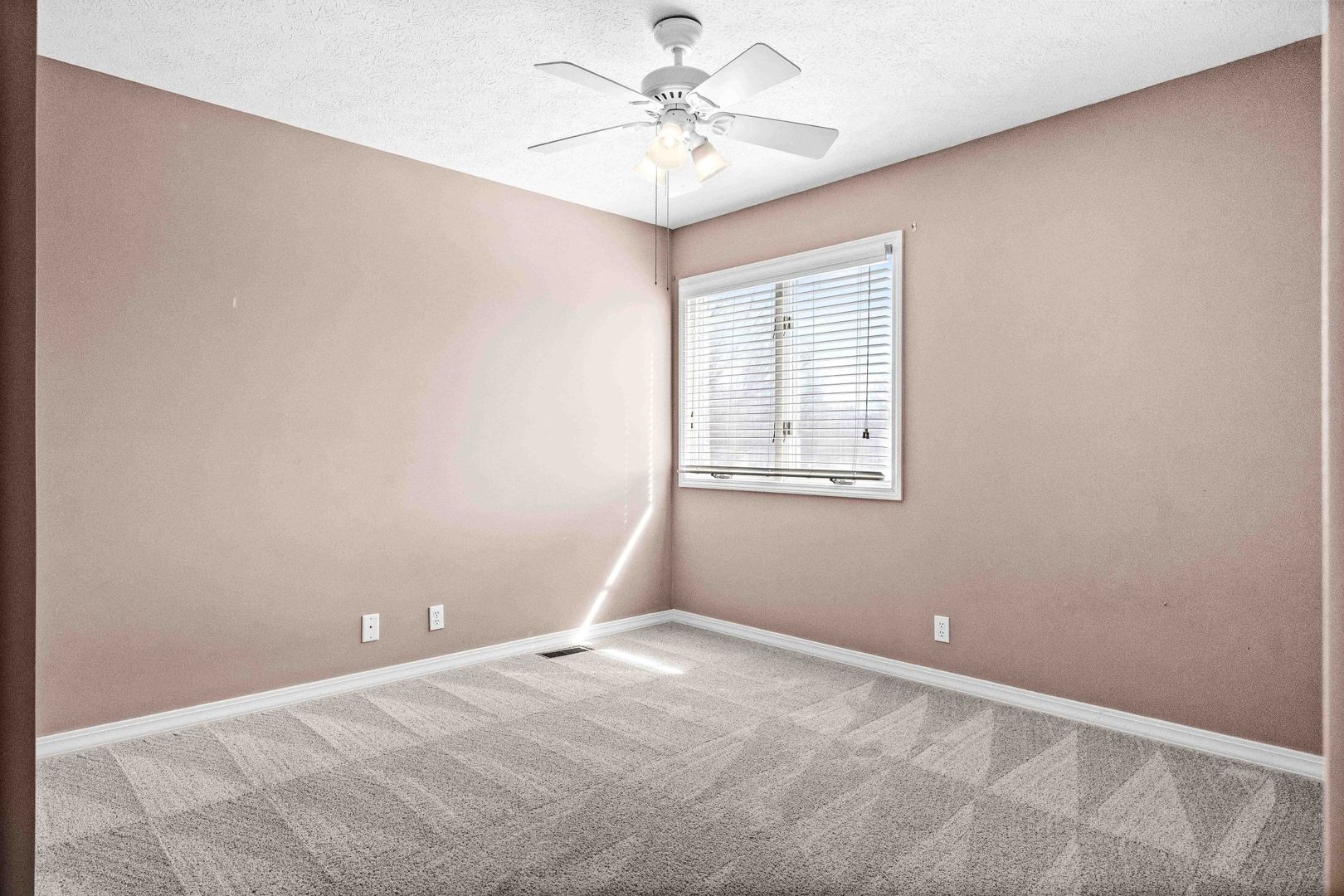 7 Red Stone Court, Bloomington, IL 61704