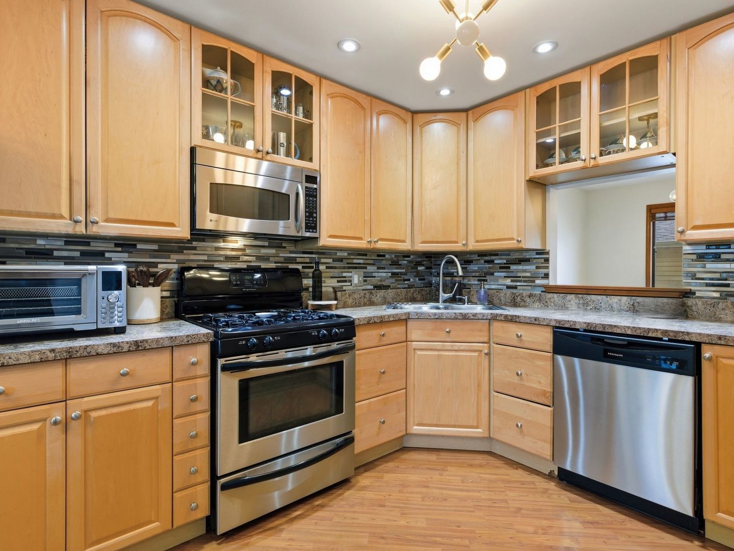 1013 Chatham Place, Vernon Hills, IL 60061