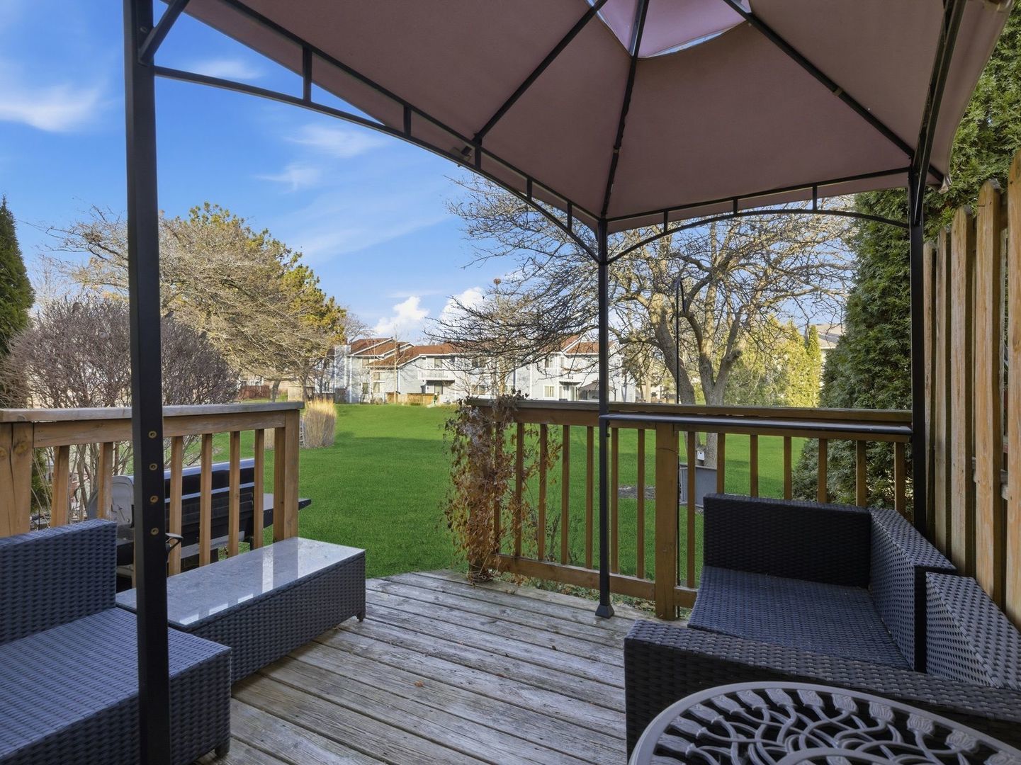 1013 Chatham Place, Vernon Hills, IL 60061