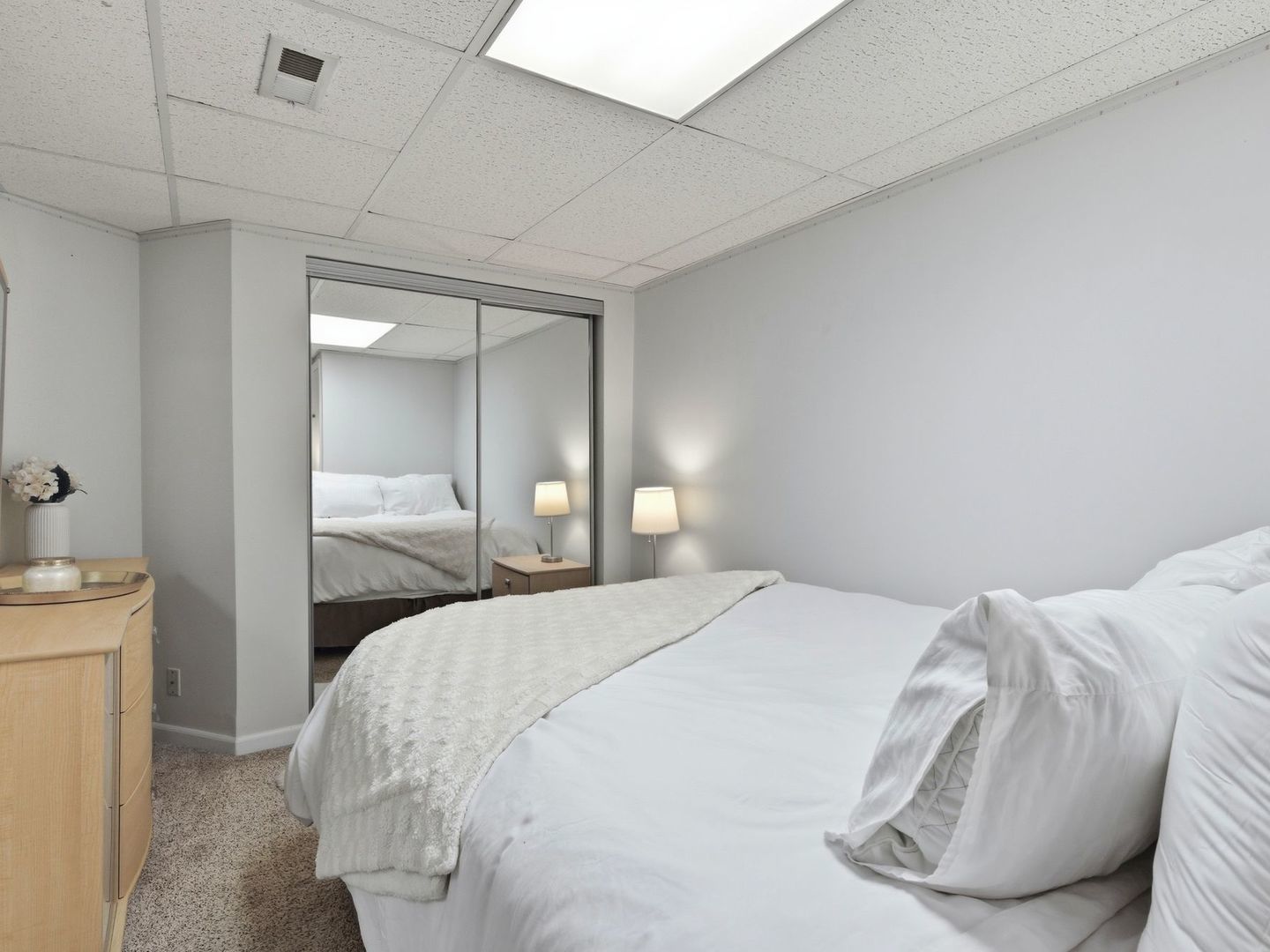 1013 Chatham Place, Vernon Hills, IL 60061