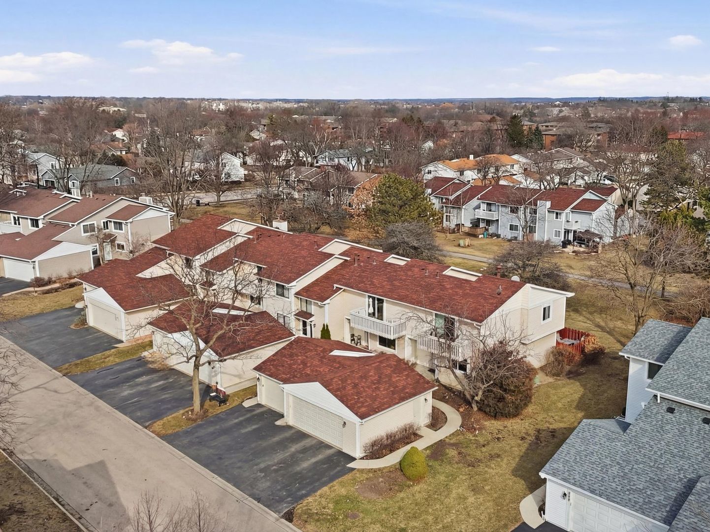 1013 Chatham Place, Vernon Hills, IL 60061