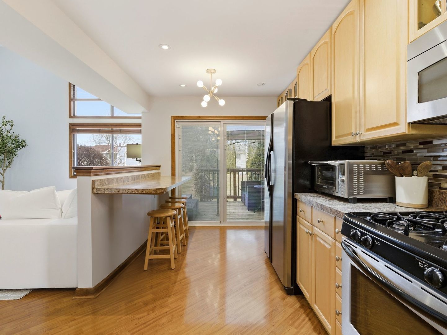 1013 Chatham Place, Vernon Hills, IL 60061