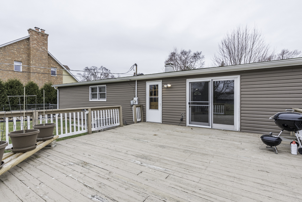 22171 W Pineview Drive, Antioch, IL 60002