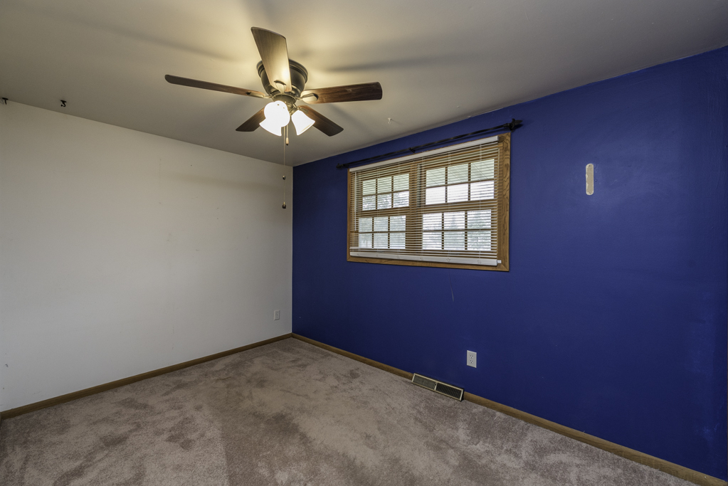 22171 W Pineview Drive, Antioch, IL 60002