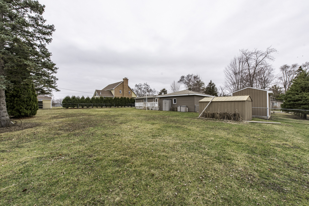 22171 W Pineview Drive, Antioch, IL 60002