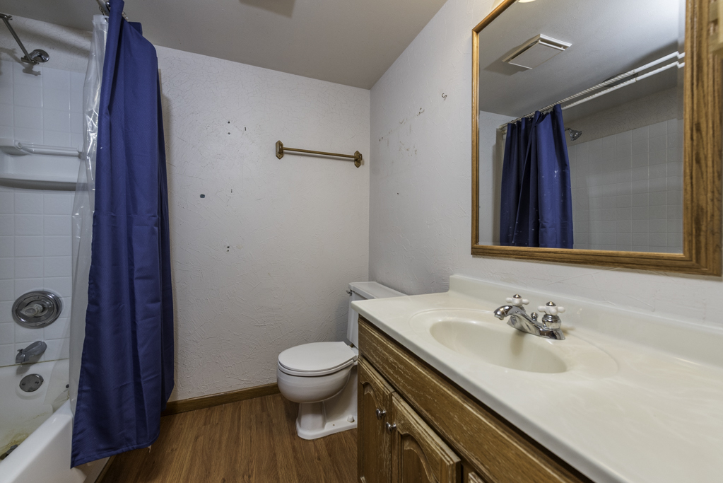 22171 W Pineview Drive, Antioch, IL 60002