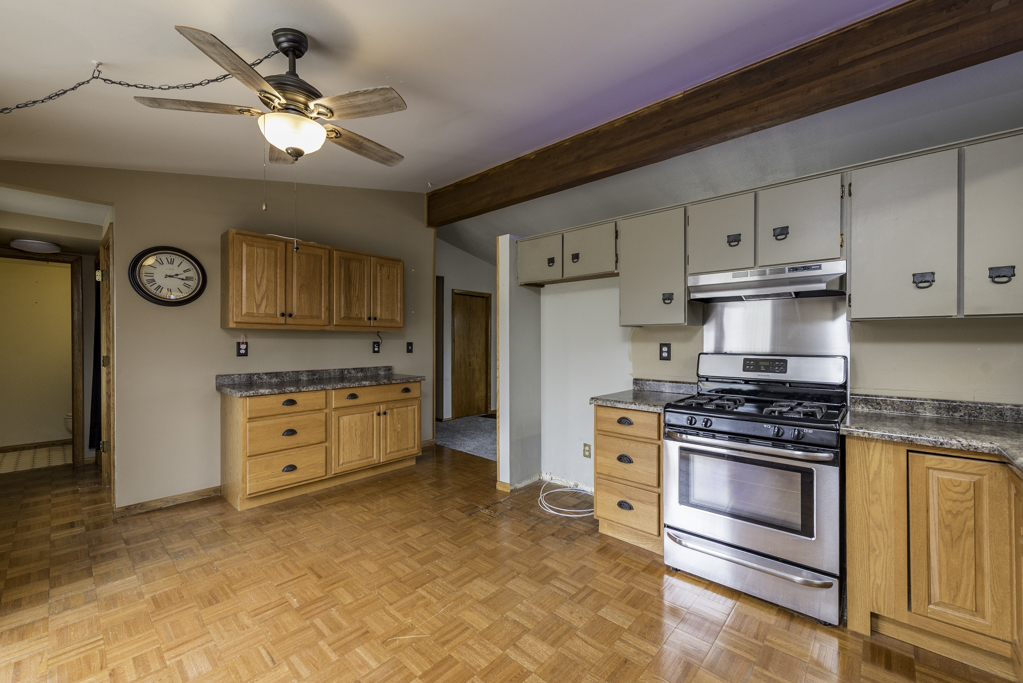 22171 W Pineview Drive, Antioch, IL 60002