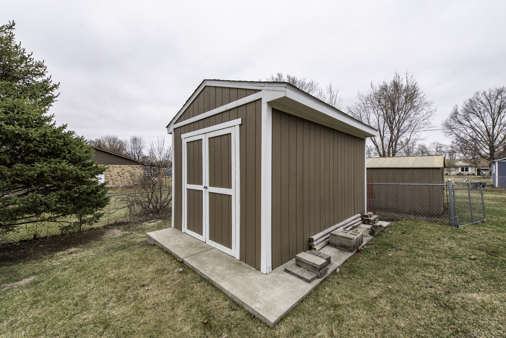 22171 W Pineview Drive, Antioch, IL 60002