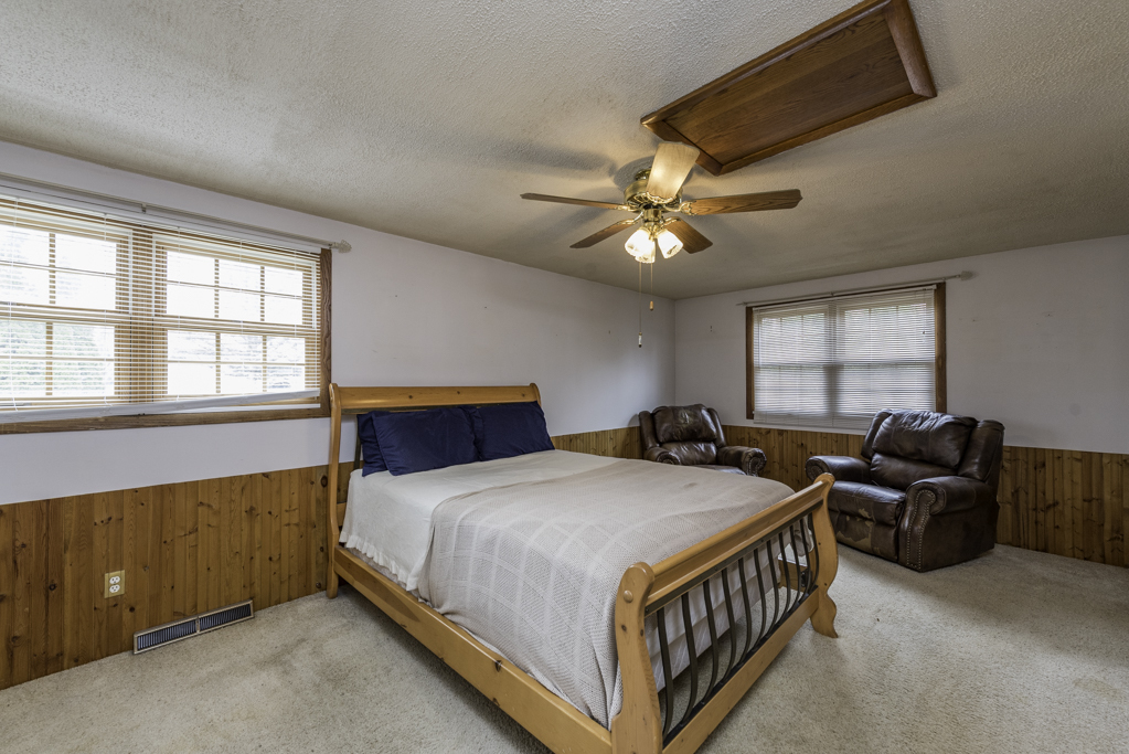 22171 W Pineview Drive, Antioch, IL 60002