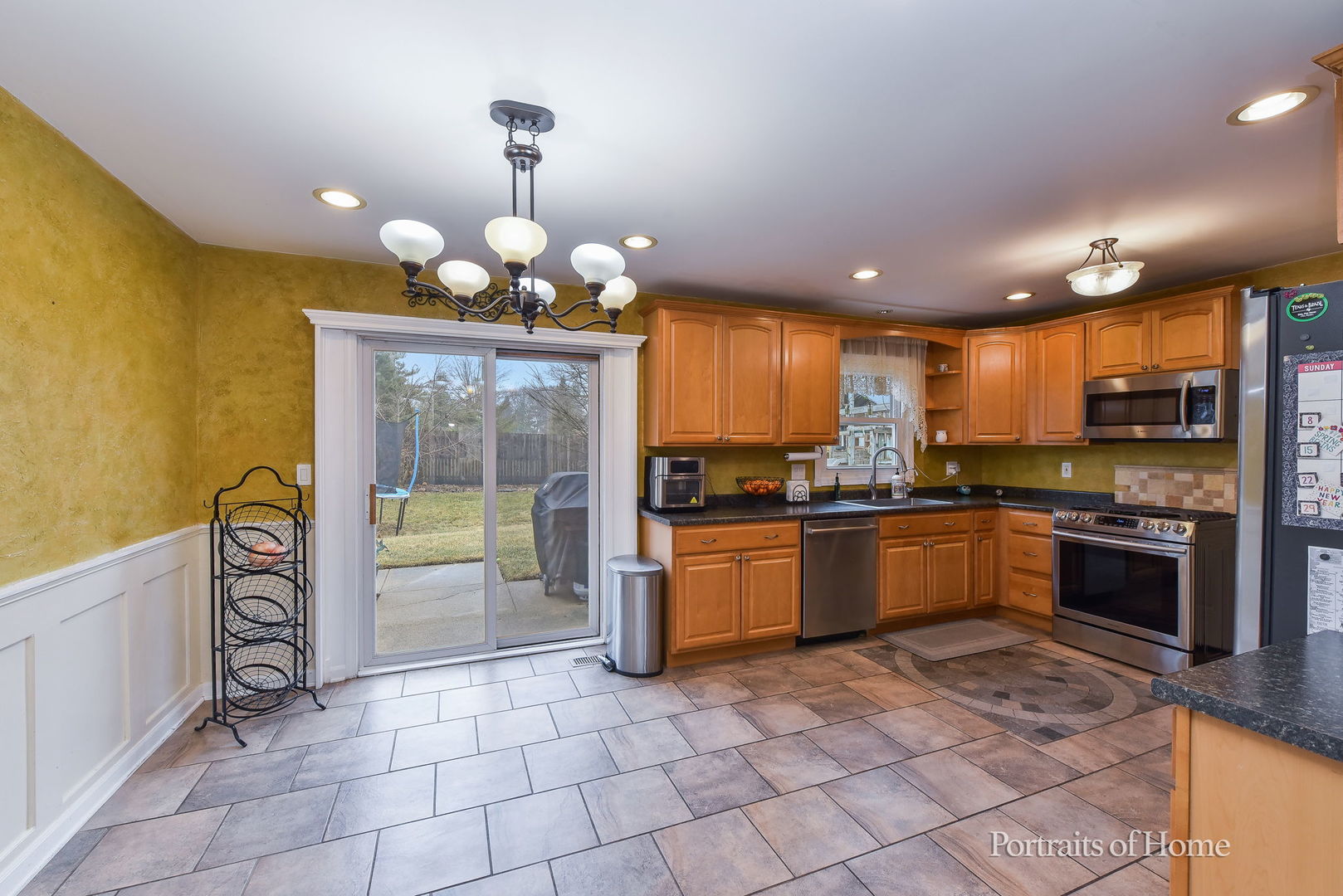 930 Maple Court, Bartlett, IL 60103