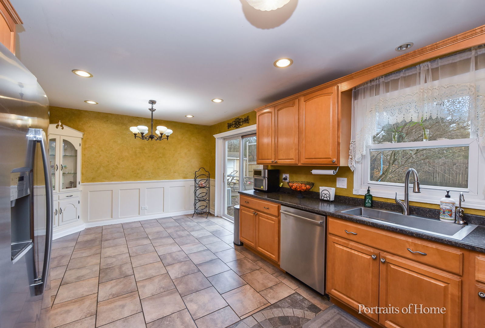 930 Maple Court, Bartlett, IL 60103