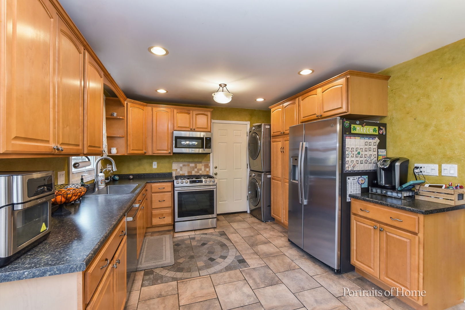 930 Maple Court, Bartlett, IL 60103