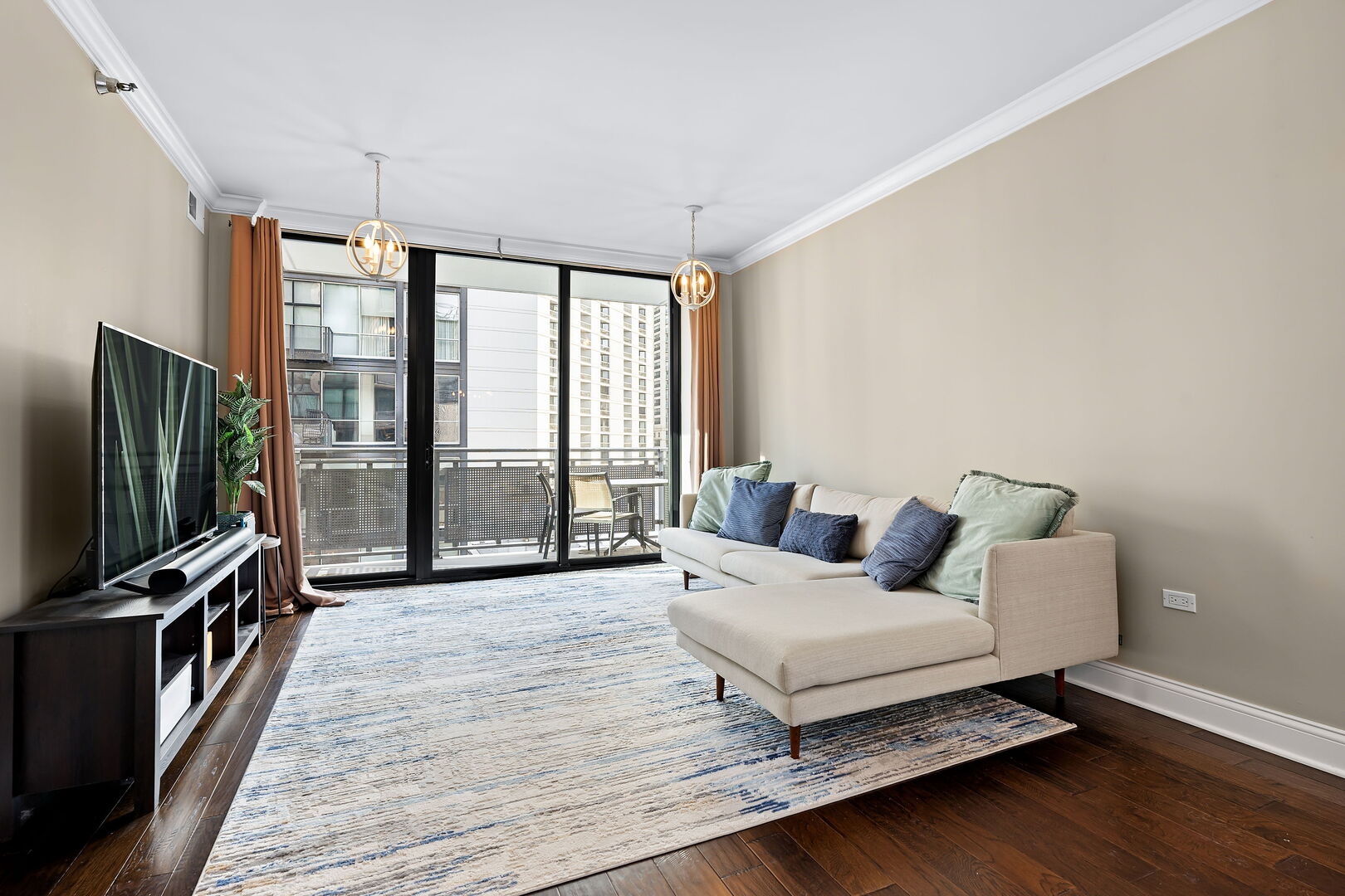 744 N Clark Street #501, Chicago, IL 60654