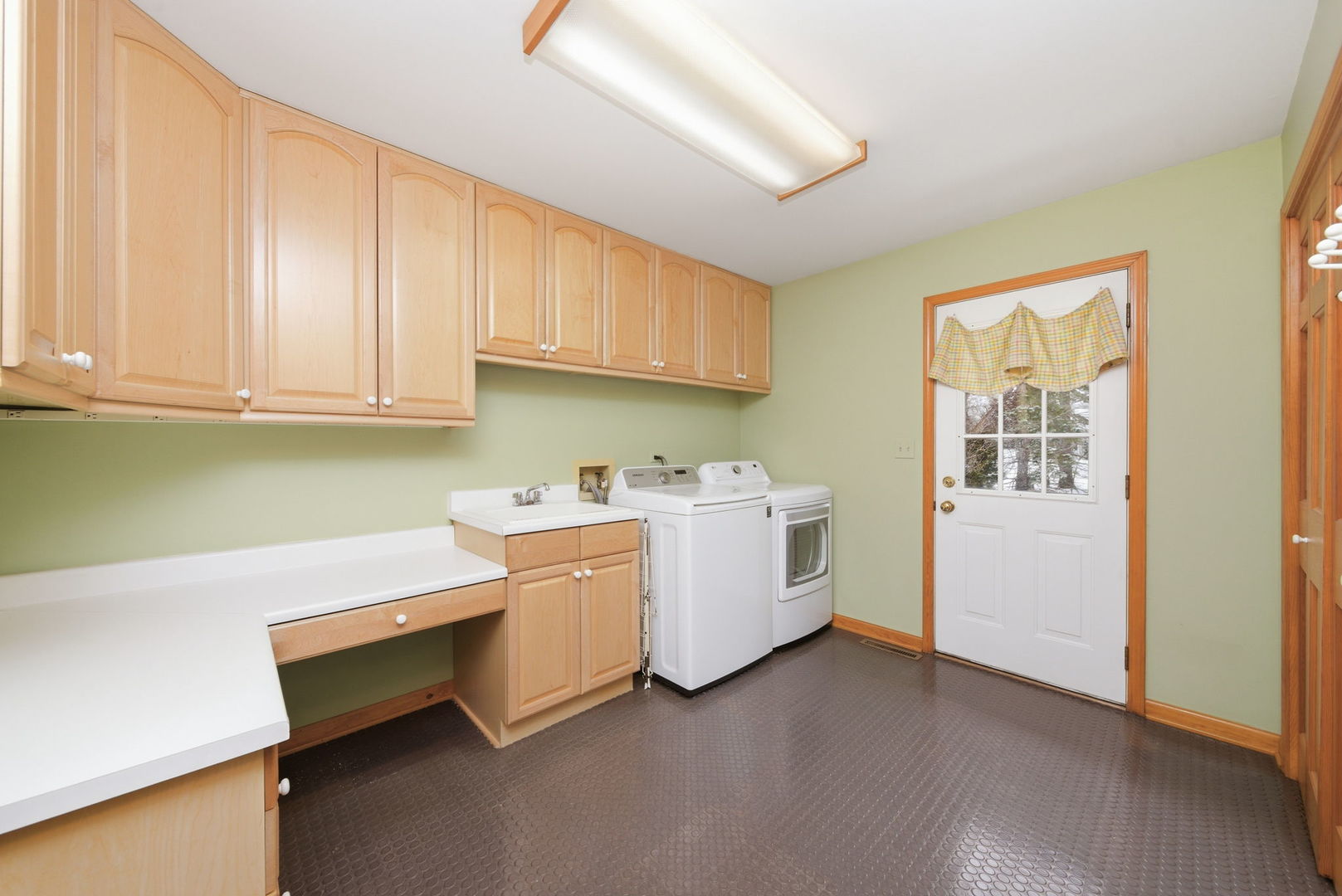 500 Buckingham Place, Downers Grove, IL 60516