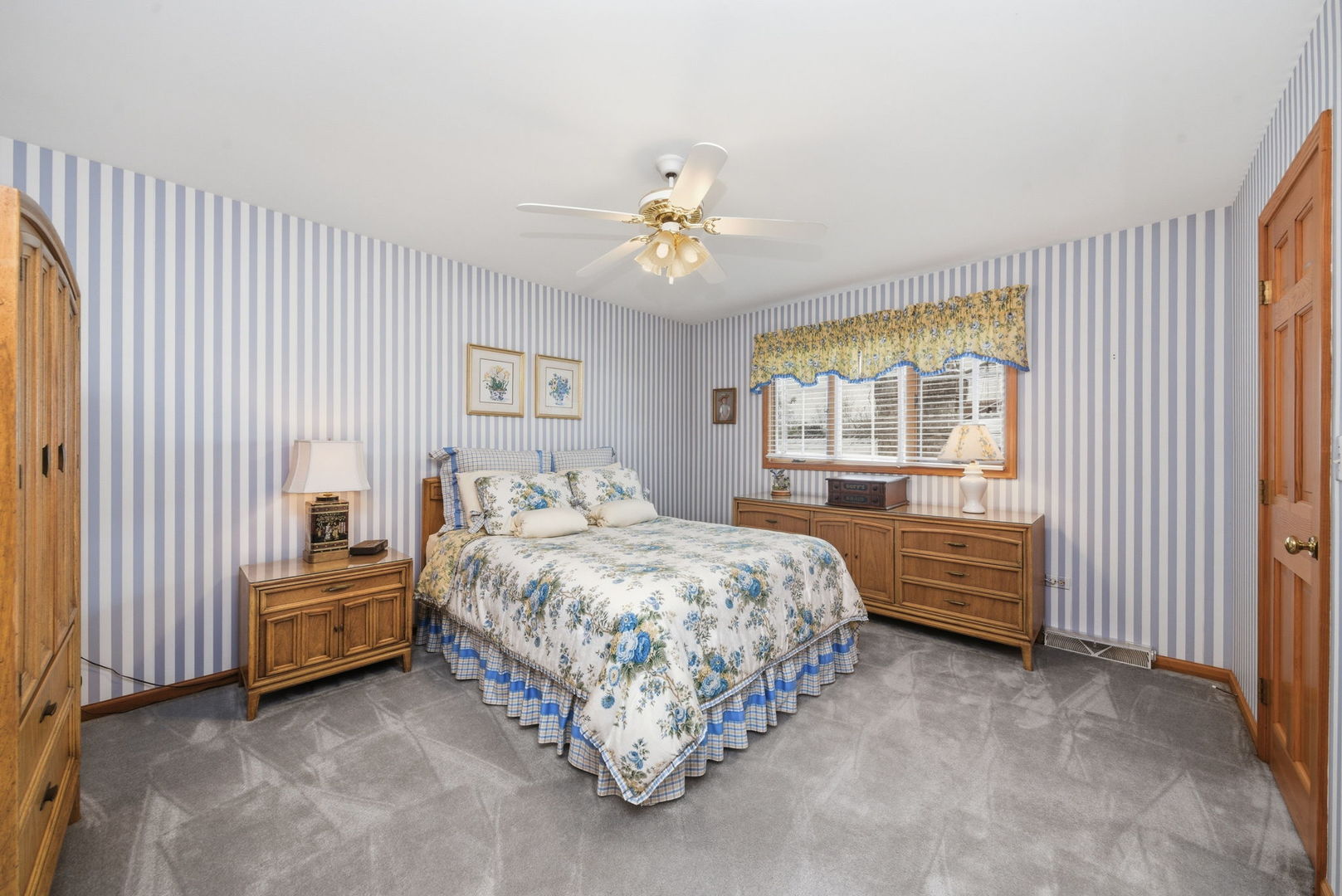 500 Buckingham Place, Downers Grove, IL 60516