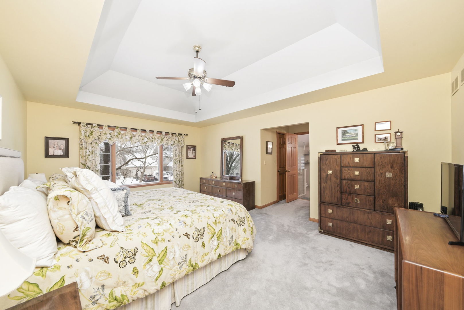 500 Buckingham Place, Downers Grove, IL 60516