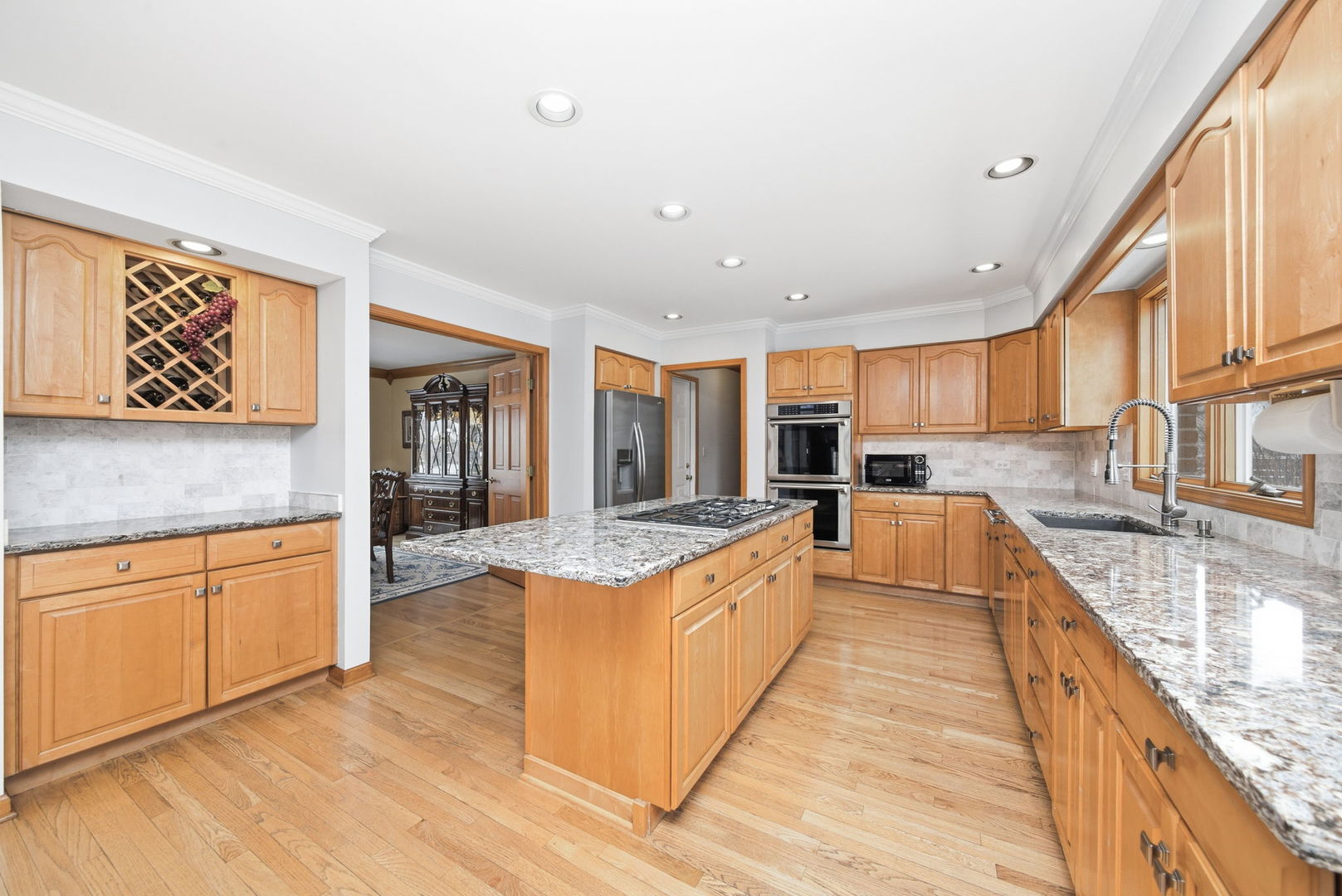 500 Buckingham Place, Downers Grove, IL 60516