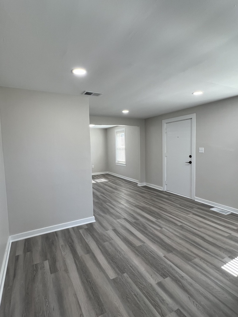 407 E Abe Street, Plano, IL 60545