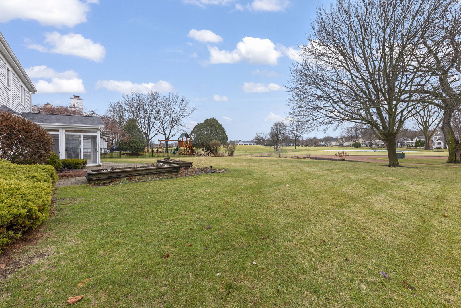 966 W Bauer Road, Naperville, IL 60563