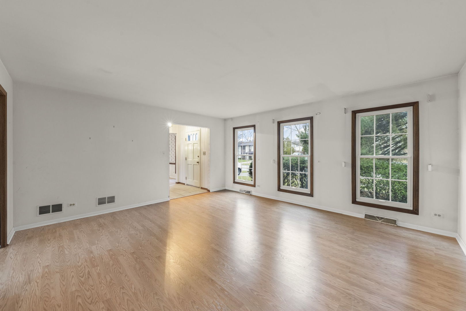 966 W Bauer Road, Naperville, IL 60563