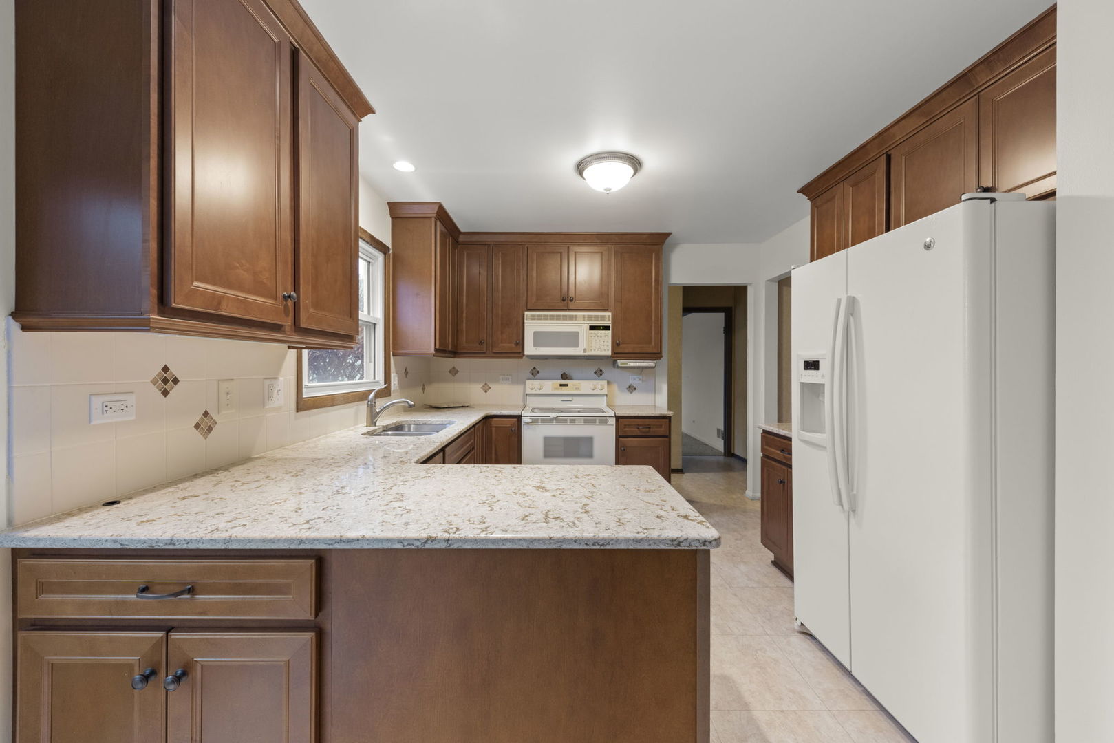 966 W Bauer Road, Naperville, IL 60563