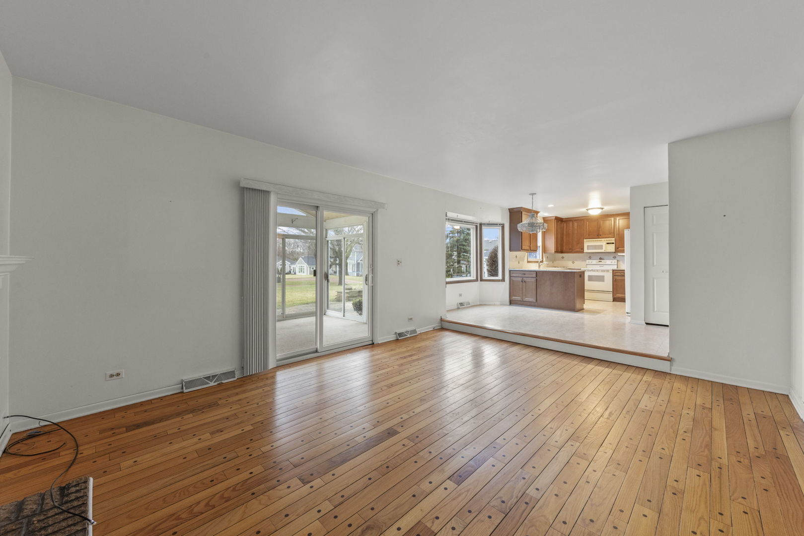 966 W Bauer Road, Naperville, IL 60563