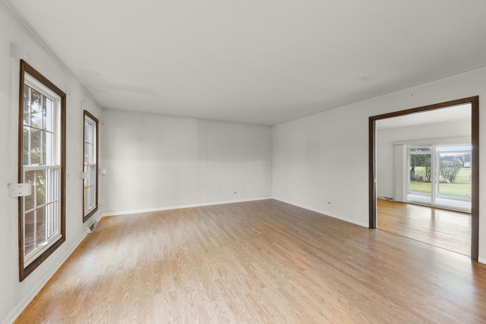 966 W Bauer Road, Naperville, IL 60563