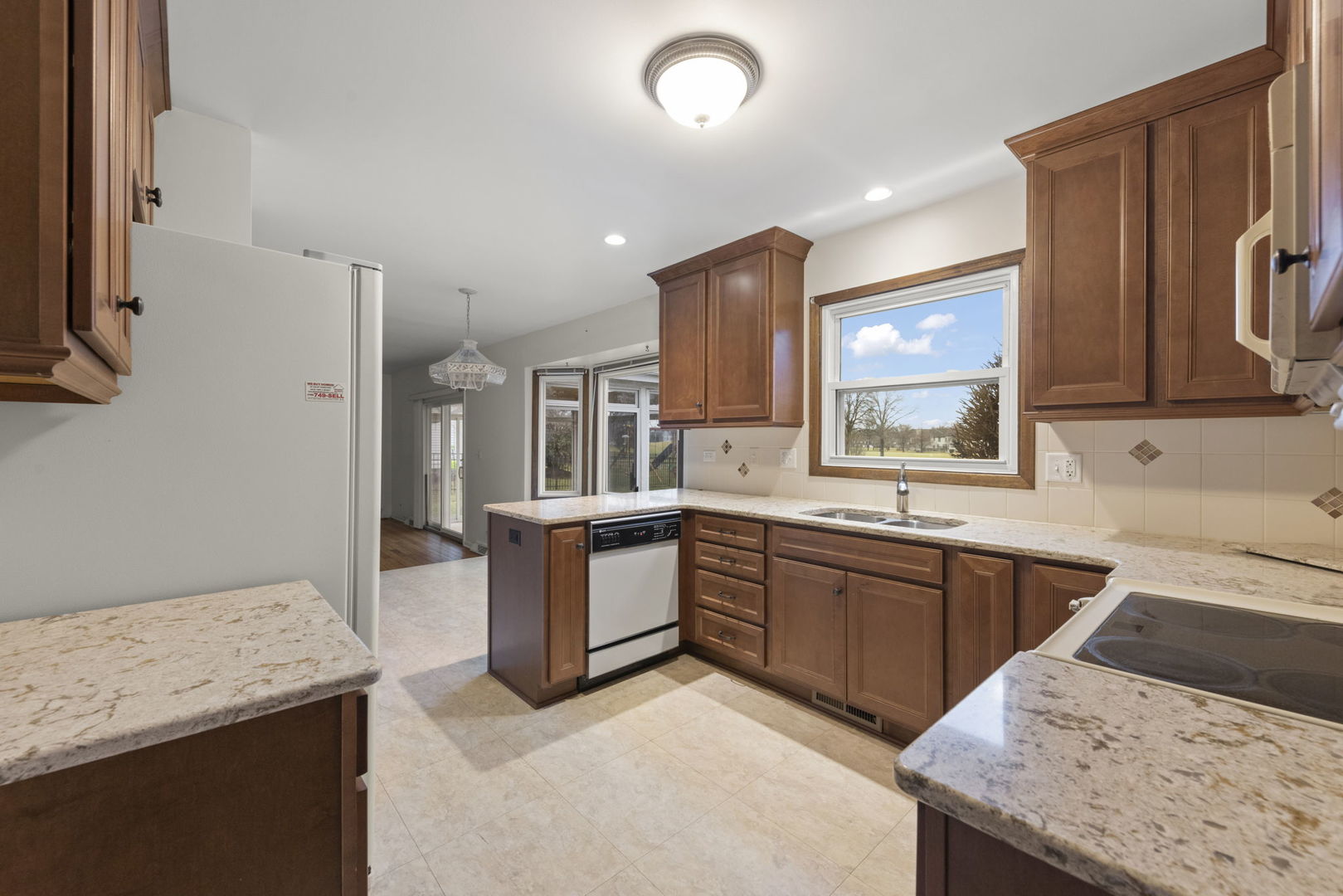 966 W Bauer Road, Naperville, IL 60563