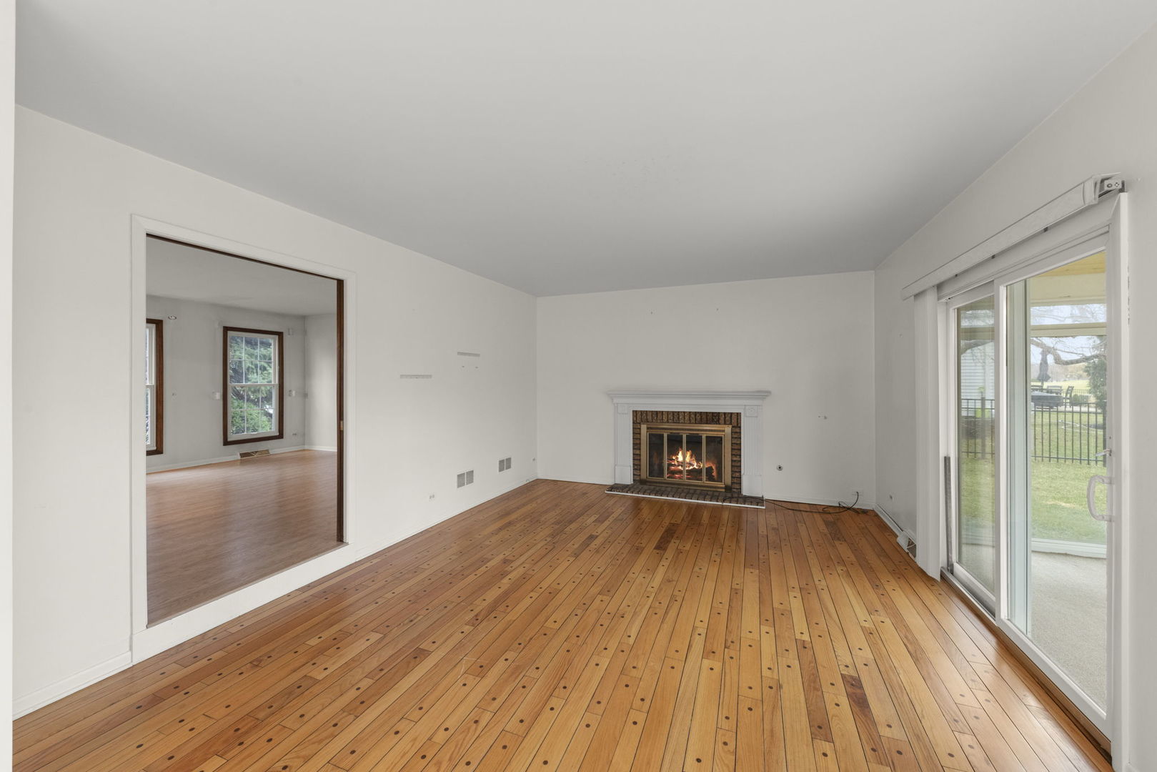 966 W Bauer Road, Naperville, IL 60563