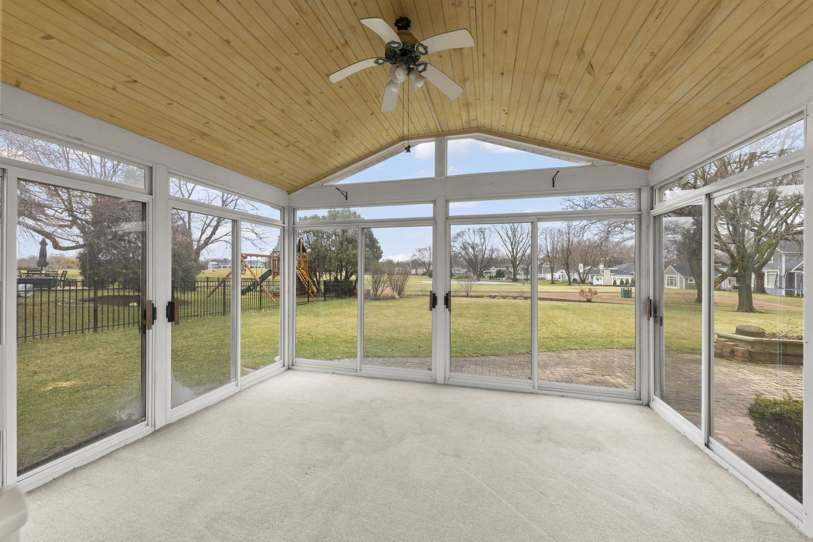 966 W Bauer Road, Naperville, IL 60563