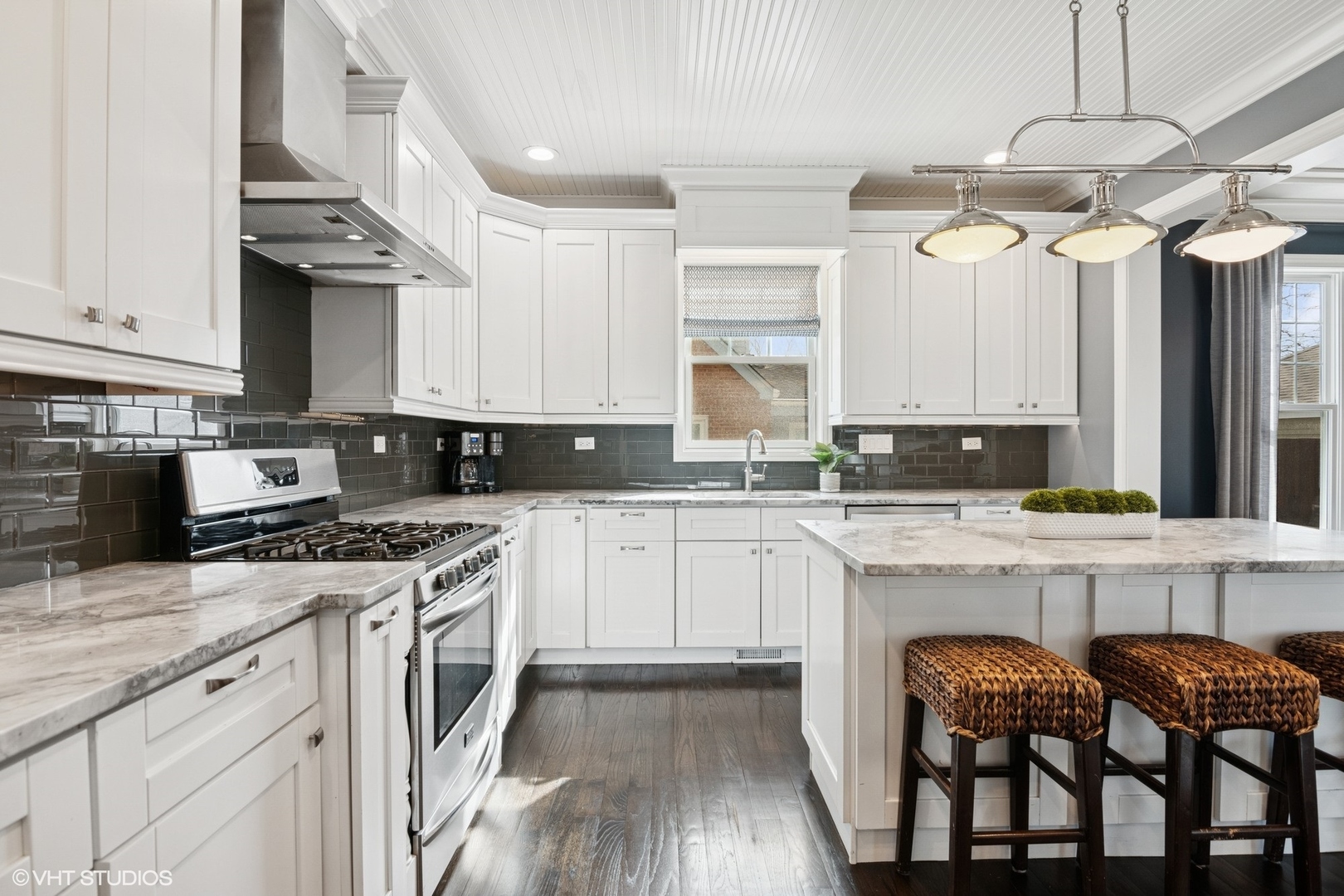 374 N Myrtle Avenue, Elmhurst, IL 60126