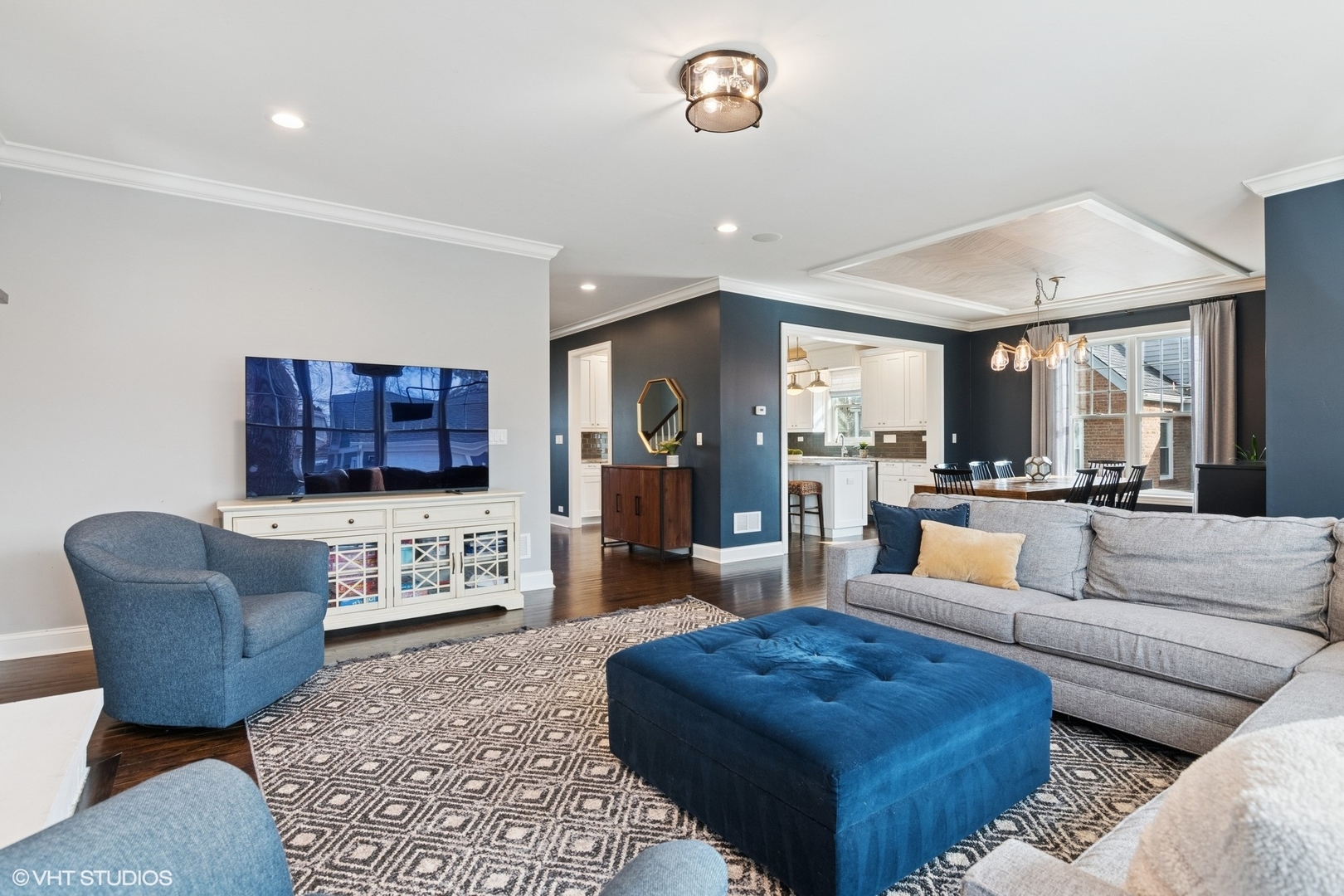 374 N Myrtle Avenue, Elmhurst, IL 60126