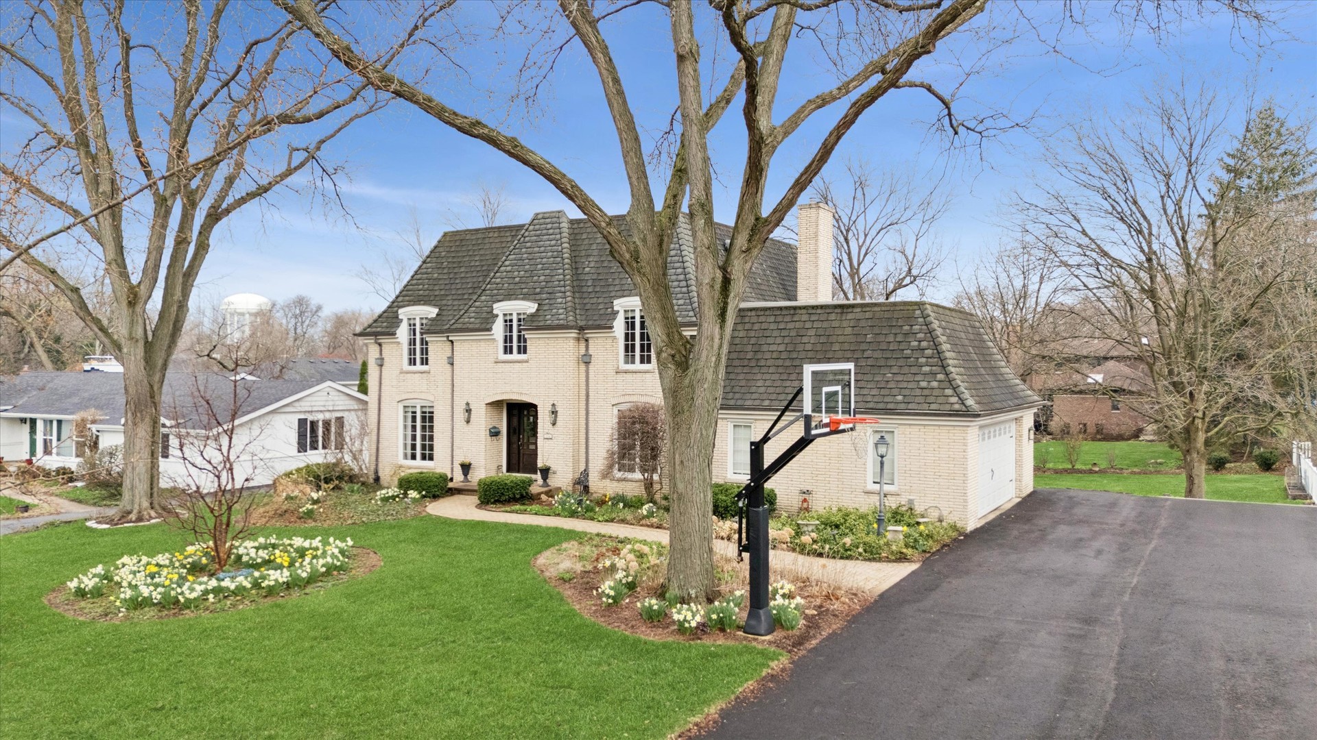 156 Sunset Avenue, Glen Ellyn, IL 60137