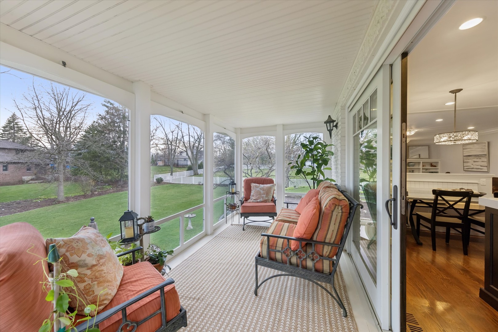 156 Sunset Avenue, Glen Ellyn, IL 60137